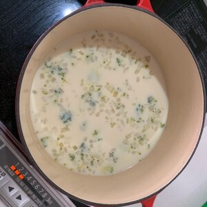 ほっこり♡ブロッコリーの豆乳スープ